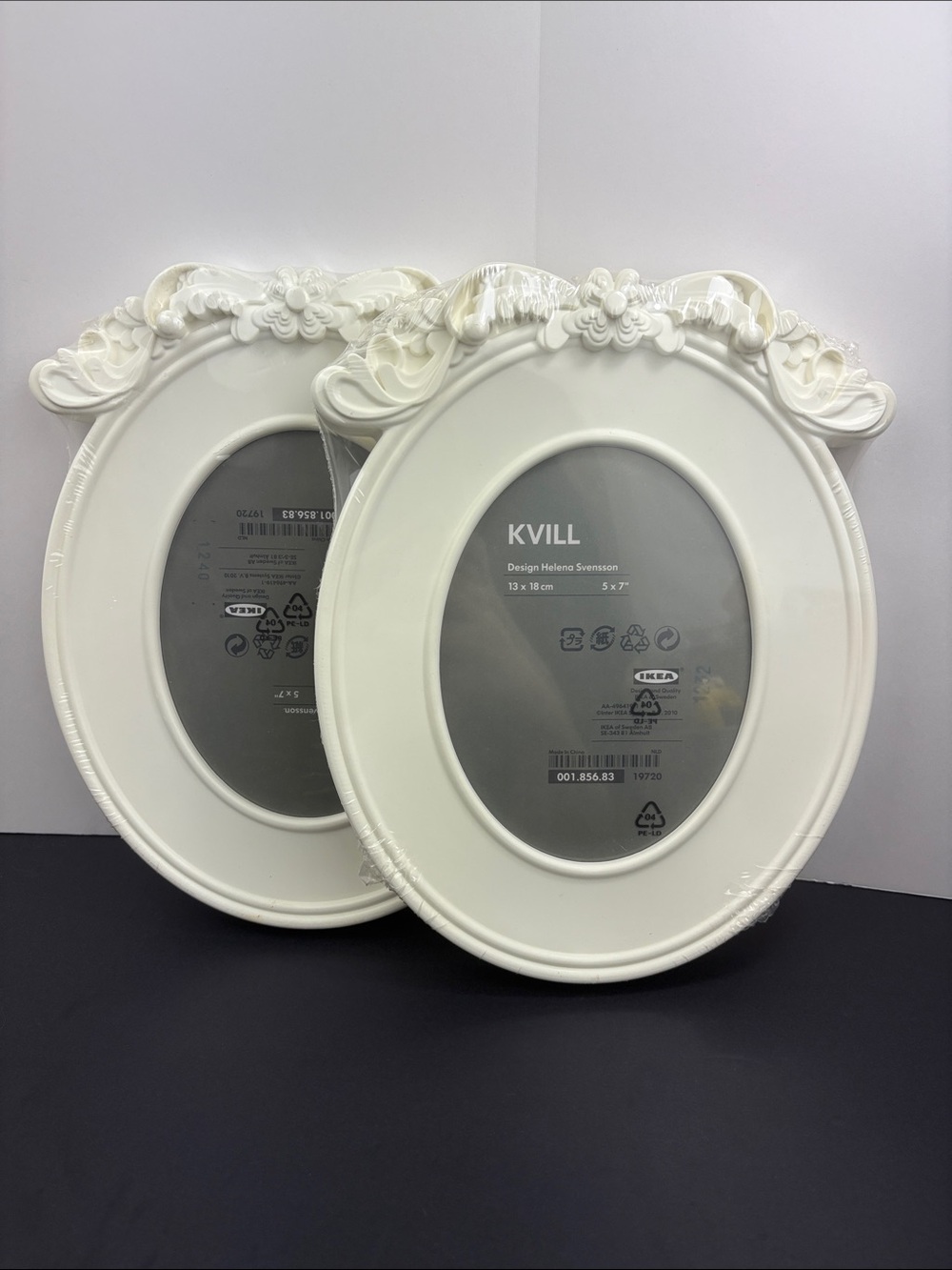 IKEA KVILL White Ornate Oval Plastic Picture Frames 001.856.83 Helena Svensson